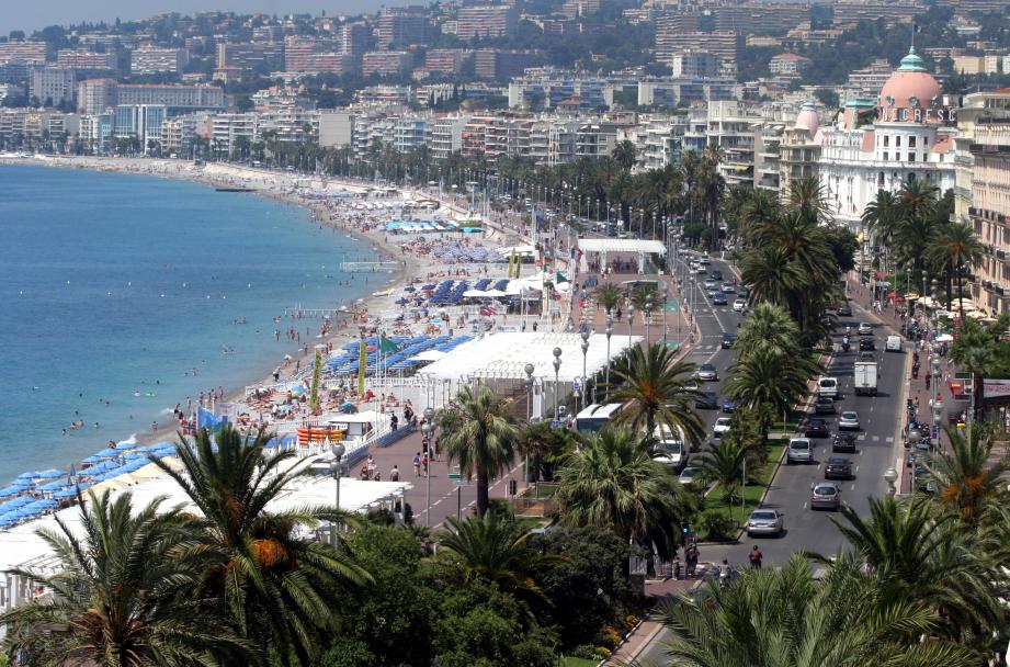 Louer une voiture pour profiter de Nice