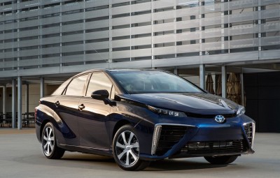 Retour Vers Le Futur : Doc et Marty font la pub de la Toyota Mirai à piles à combustibles