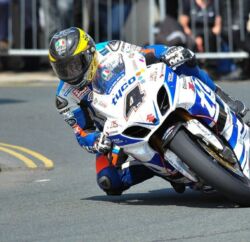 Comment customiser sa moto avec des stickers ?
